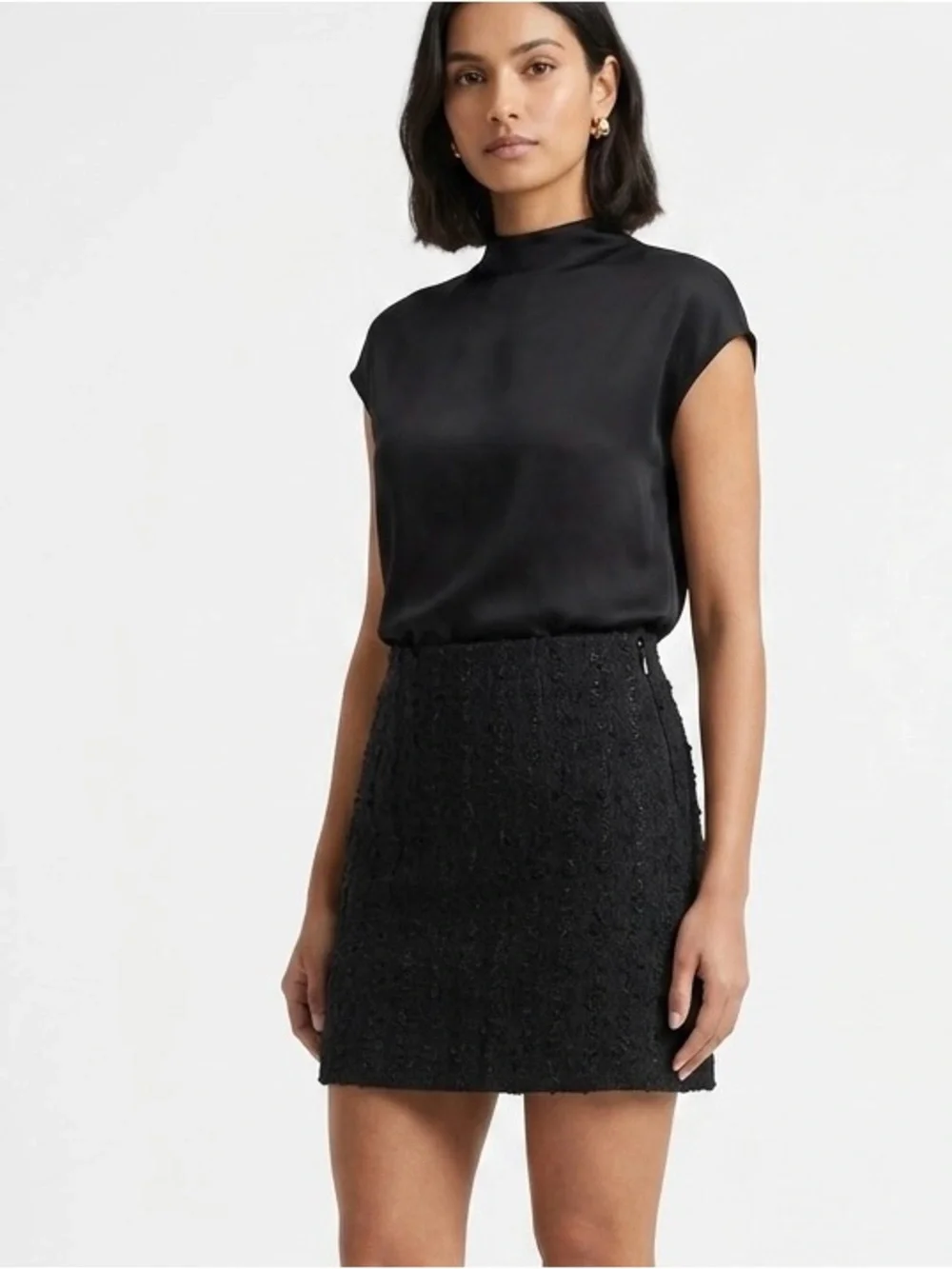 🆕NWT H&M Black Textured Mini Skirt - Sz  (EU) 44